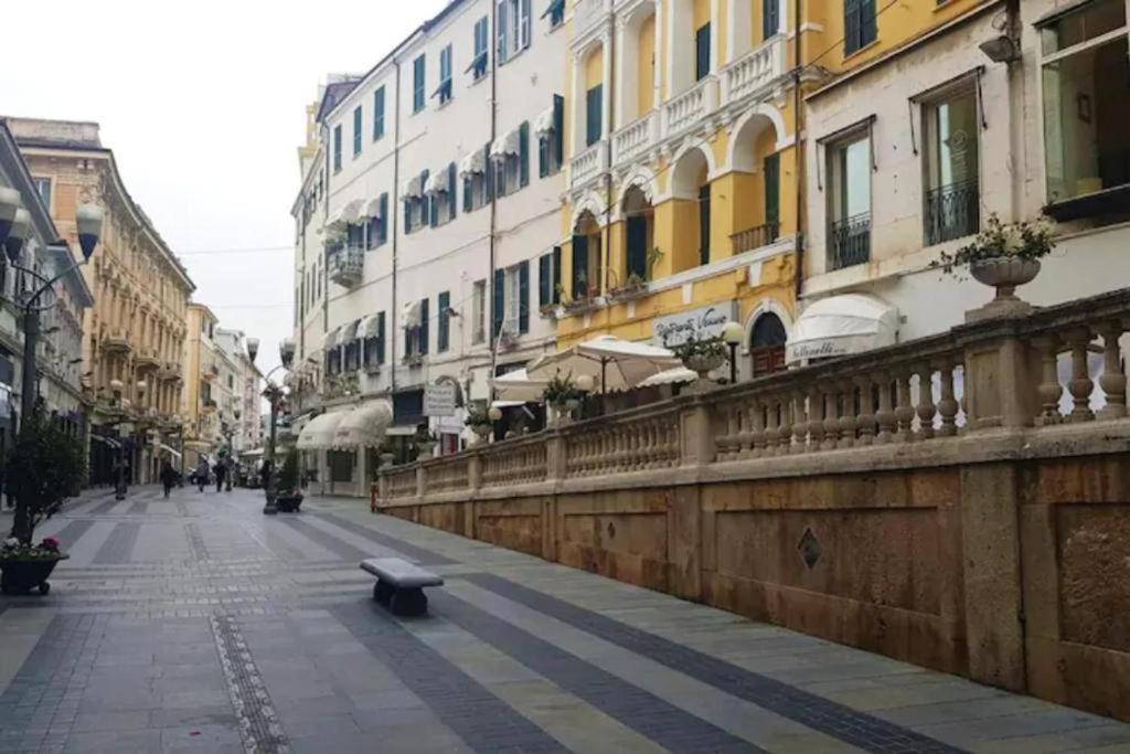 Casa Rosa Lucia Centrale Con Parcheggio Sanremo Ngoại thất bức ảnh