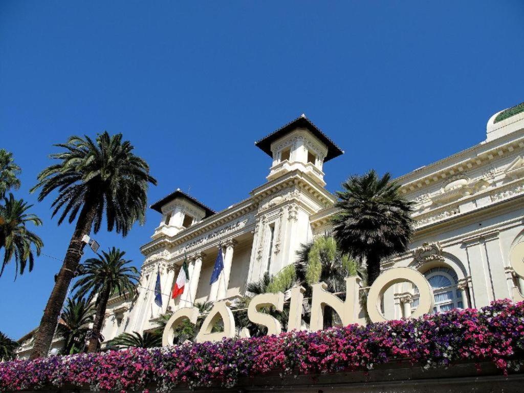 Casa Rosa Lucia Centrale Con Parcheggio Sanremo Ngoại thất bức ảnh
