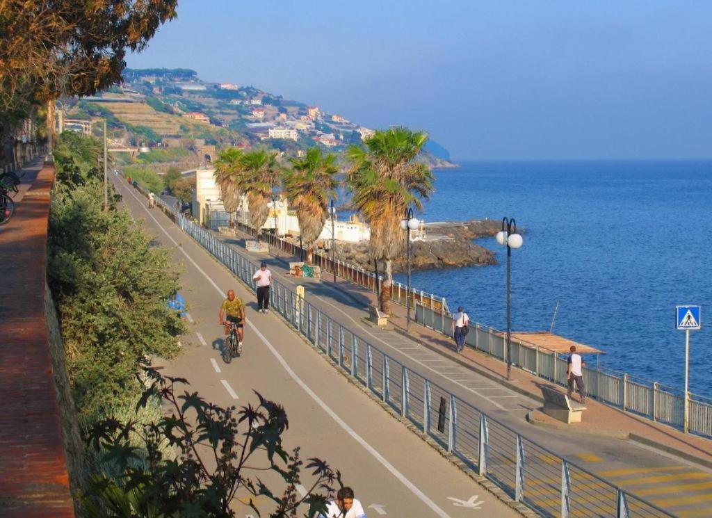 Casa Rosa Lucia Centrale Con Parcheggio Sanremo Ngoại thất bức ảnh