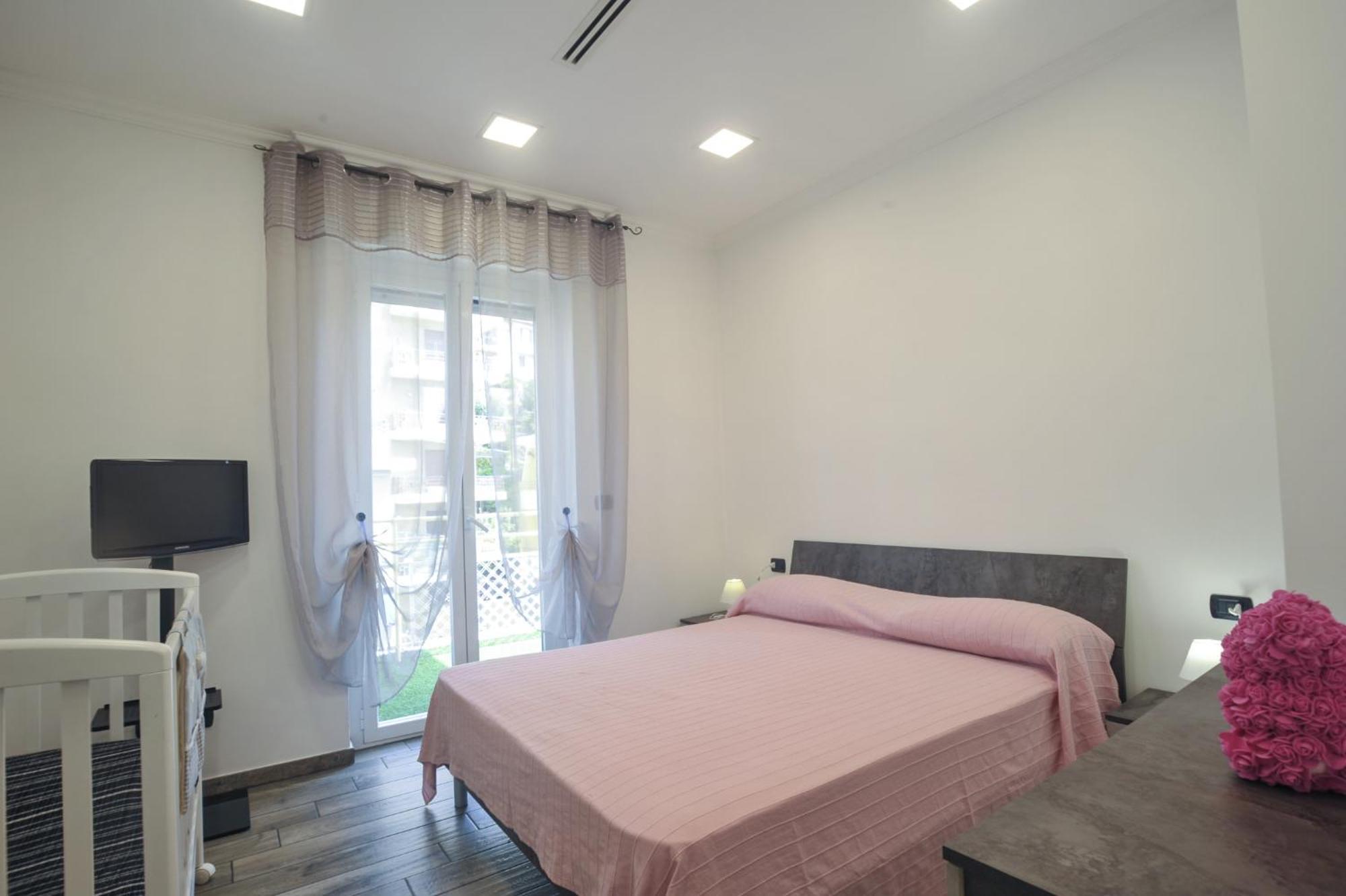 Casa Rosa Lucia Centrale Con Parcheggio Sanremo Ngoại thất bức ảnh